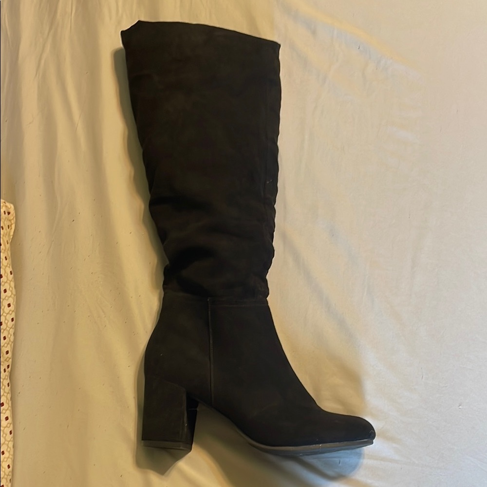 Black Knee-High Women's Boots